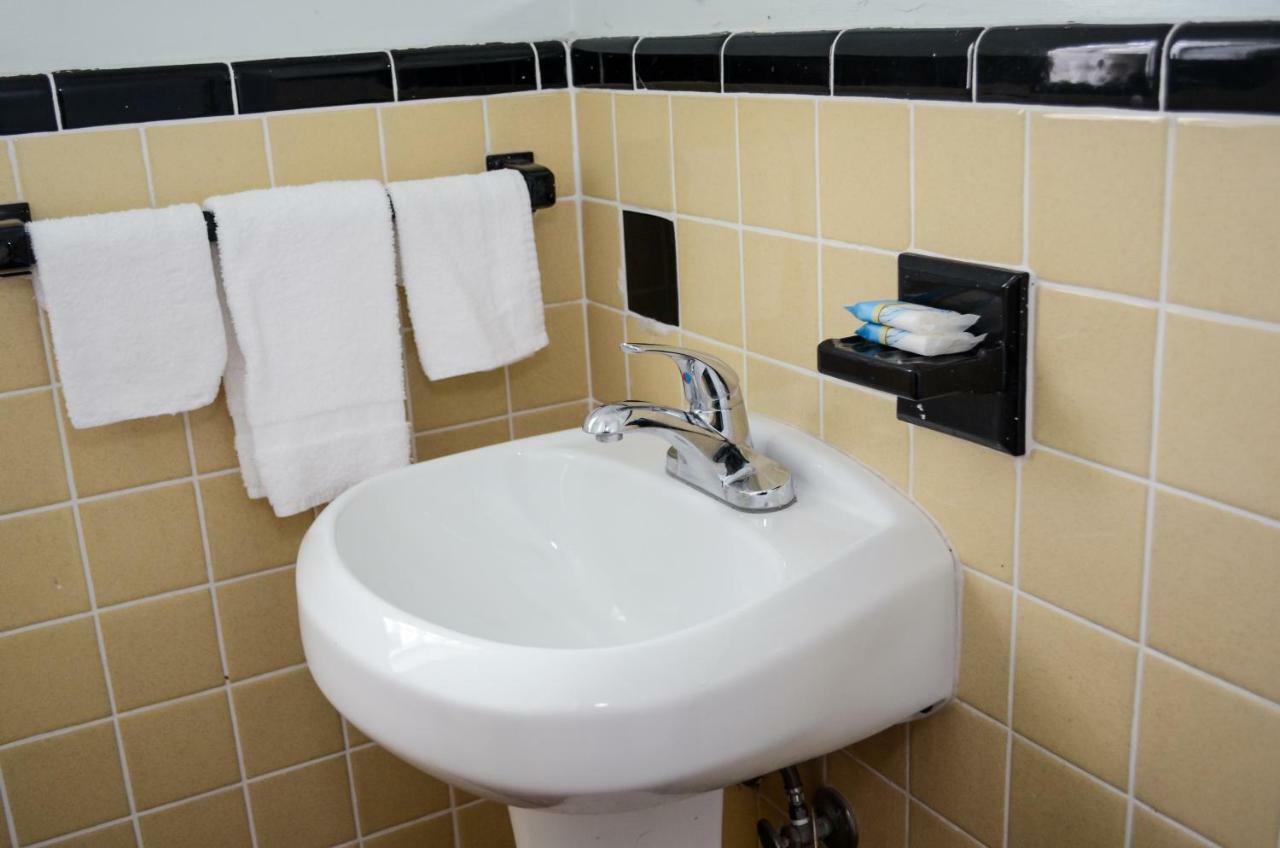 Economy Inn ウェストパームビーチ エクステリア 写真